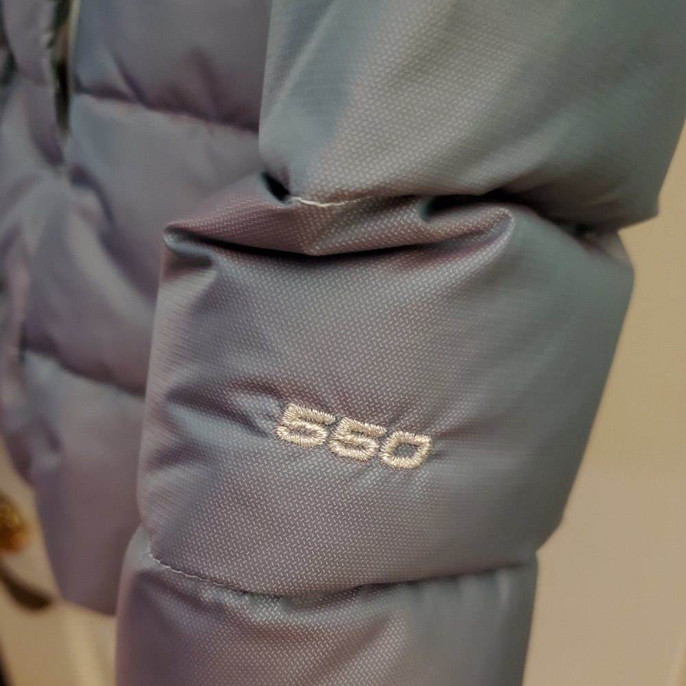 The North Face Women's Light Blue Puffer Coat with Faux Fur Hood - Picture 5 of 8